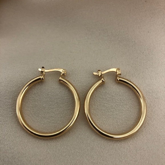 18k Gold Filled Small Tube Hoop Earrings - Picture 4 of 6